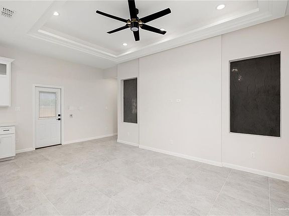 4th image of 311 Catalina Ave