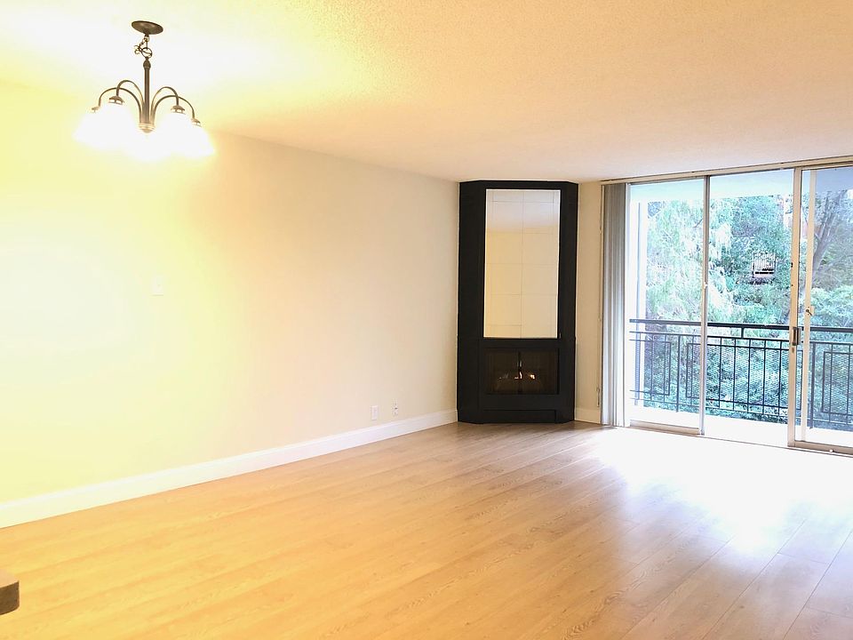 1st image of 2165 Carlmont Dr APT 204