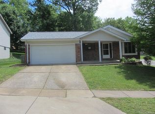 3688 Lemay Woods Dr, Saint Louis, MO 63129