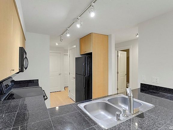 5th image of 11215 NE 128th St APT L303