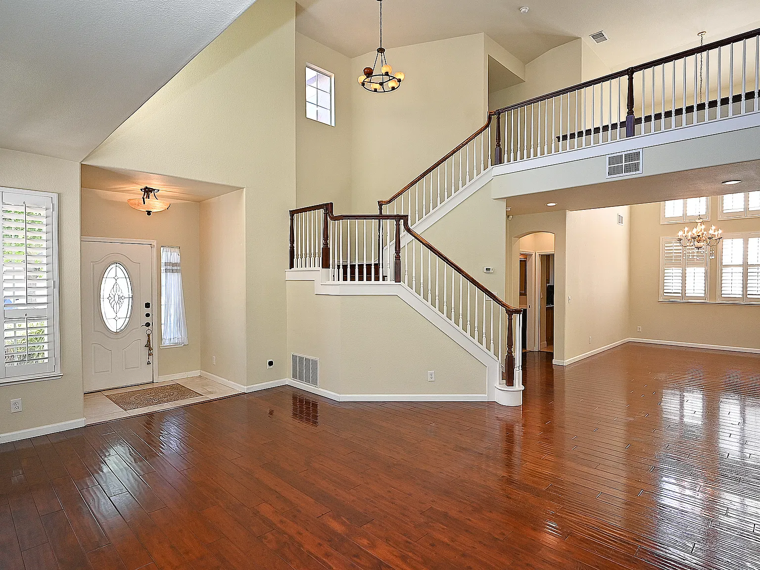 4 bed, 2.5 bath, 2493 sqft, $4,850 — Photo 4