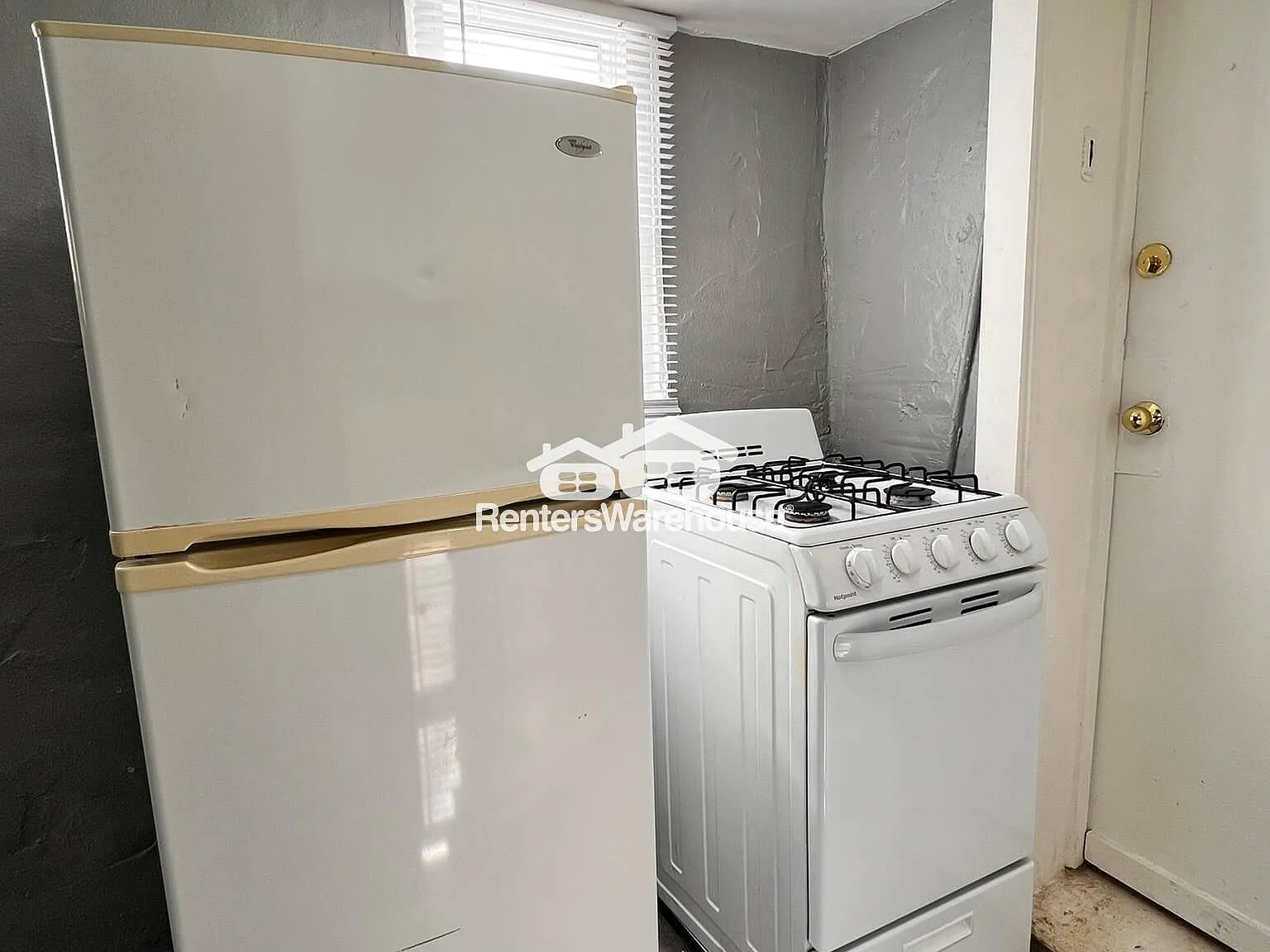 Basement 1 Bedroom Apartment — Photo 3