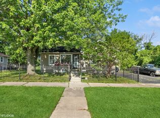 478 Wood St, Aurora, IL 60505