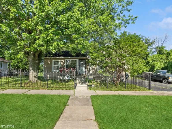 478 Wood St, Aurora, IL 60505