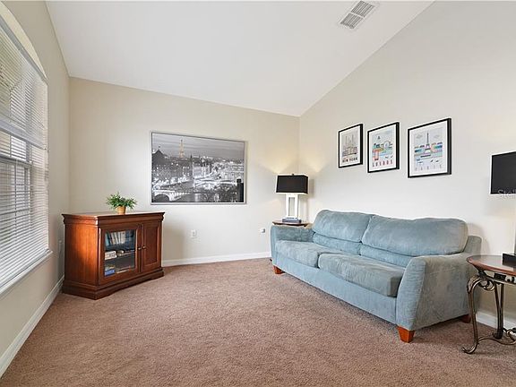 3rd image of 172 Vine Dr