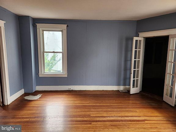 5th image of 4400 White Ave