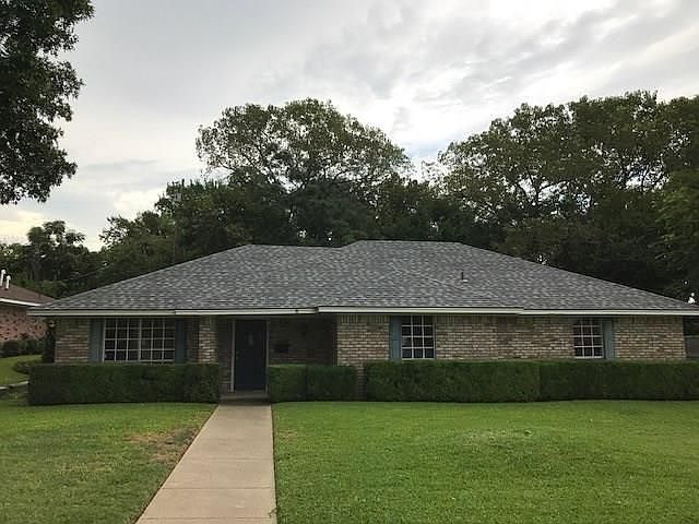 1st image of 410 Cliffwood Dr