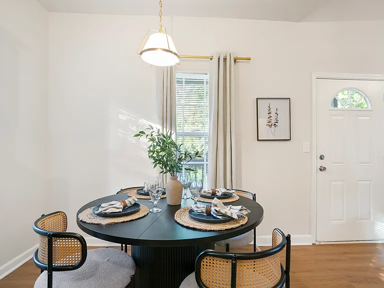 987 Dimmock St SW #2 — Photo 7