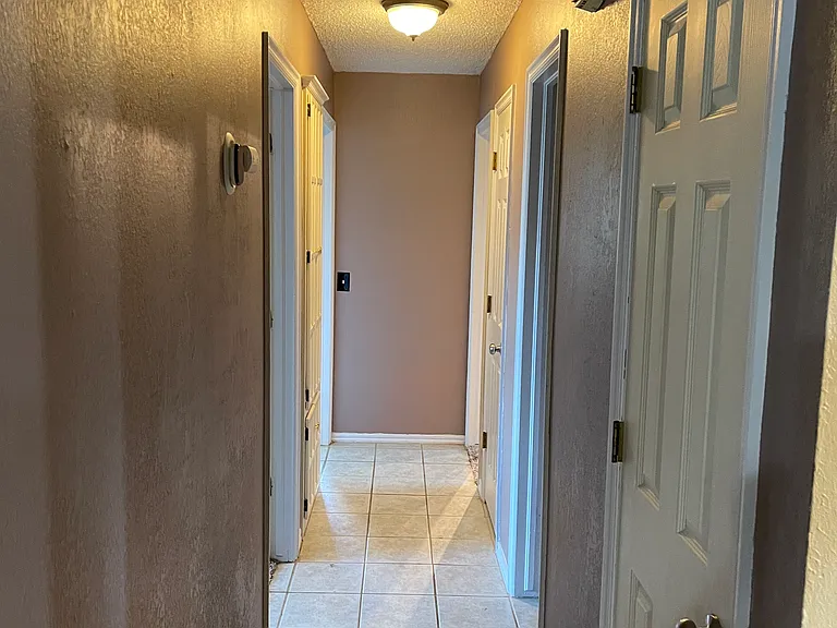 800 N Parkview Cir — Photo 20
