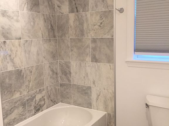 5th image of 120 California Pl S