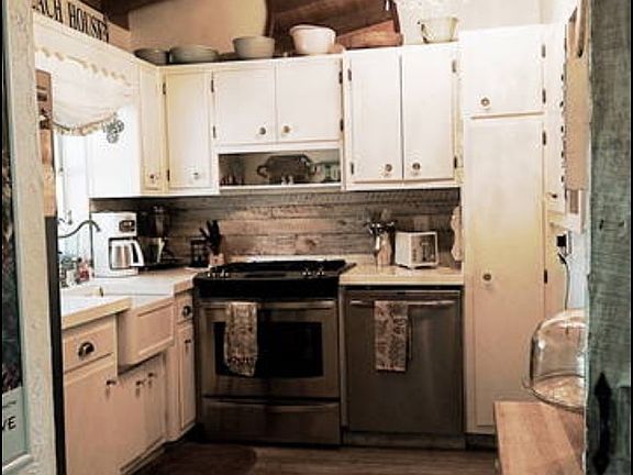 4th image of 4534 Frances Dr