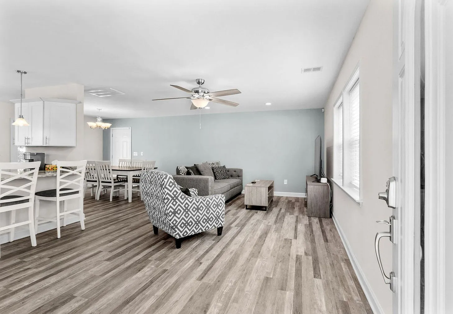 3 bed, 2.0 bath, 1345 sqft, $4,380 — Photo 1
