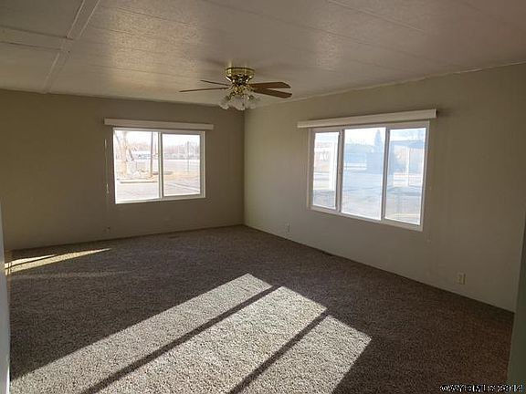 3rd image of 905 Riverview Dr