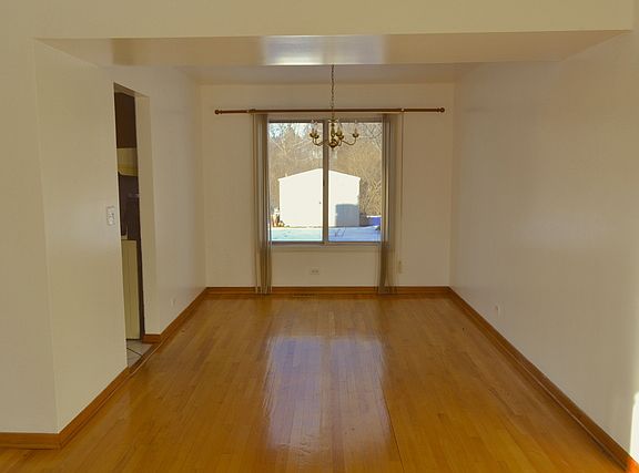 3rd image of 1070 W Shedron Way