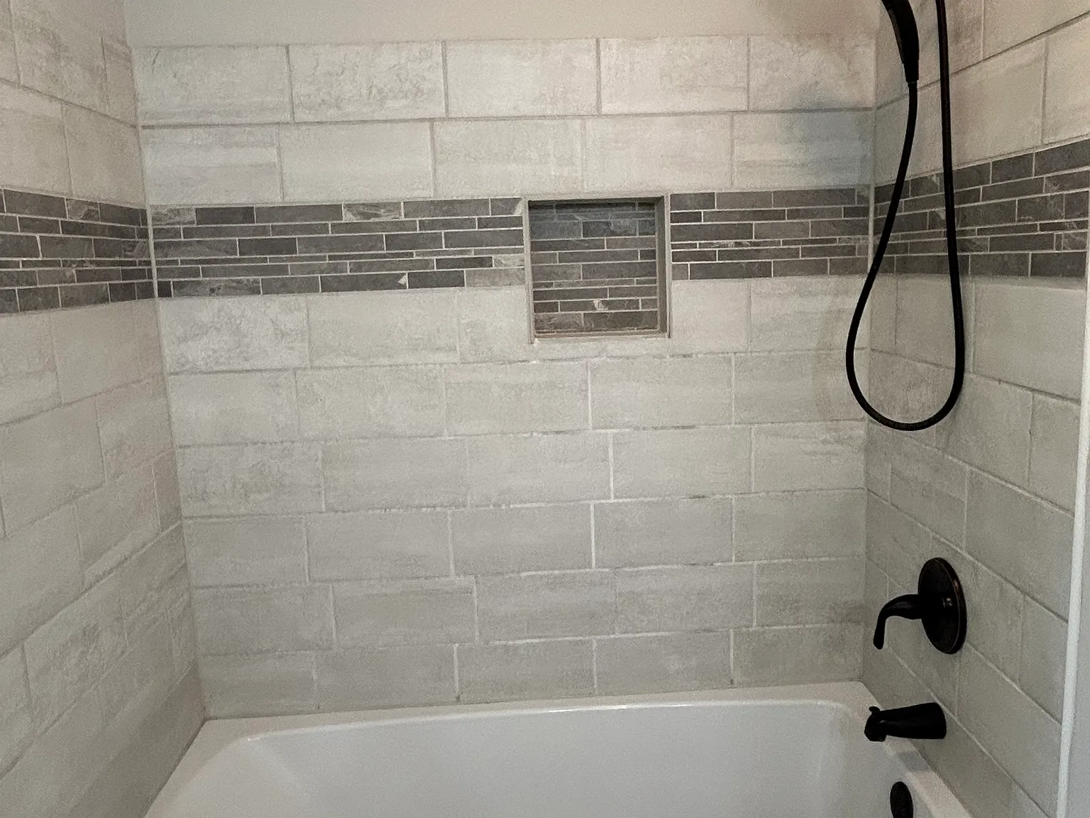 3 bed, 1315 sqft, $2,300 — Photo 3