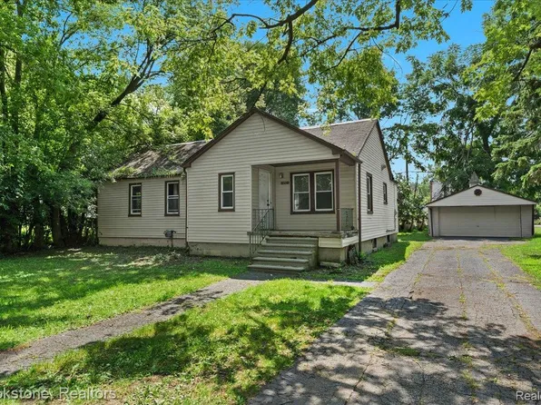 19501 Filmore St, Southfield, MI 48075