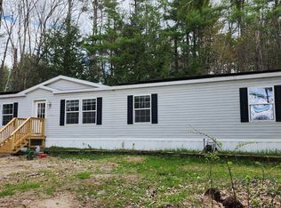 104 Golden Circle Dr, Farmington, NH 03835
