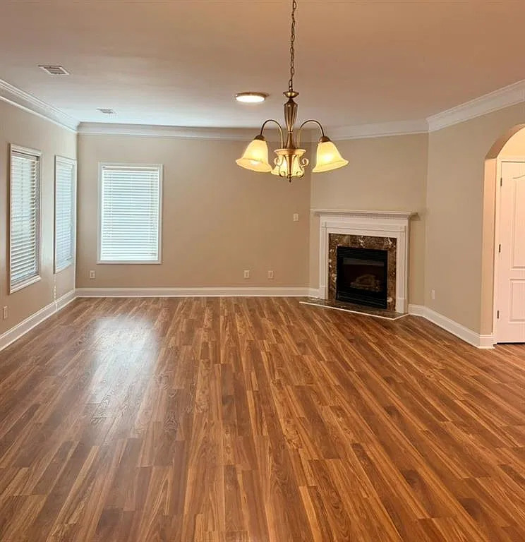 3 bed, 2.5 bath, 2794 sqft, $2,305 — Photo 4