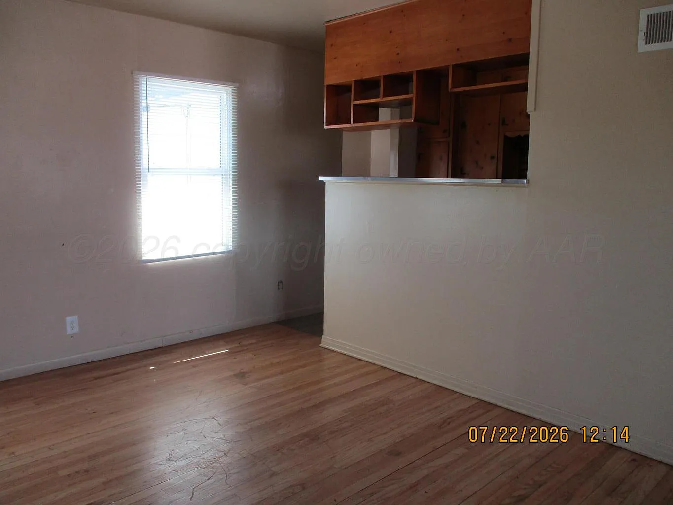 4 bed, 1352 sqft, $1,300 — Photo 3