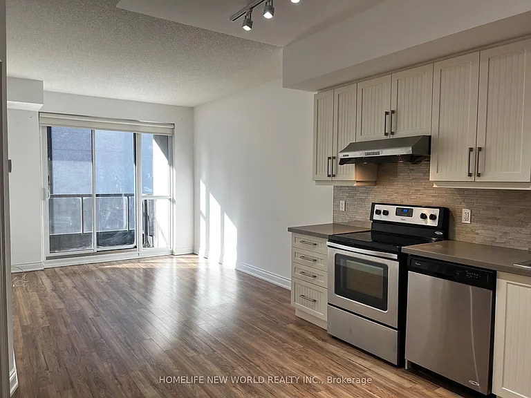 38 Cedarland Dr #603 — Photo 2