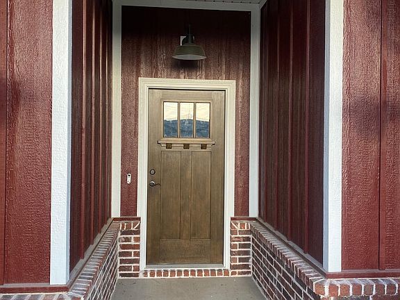 3rd image of 563 S Dogwood St
