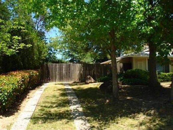 2nd image of 8233 Bonnie Oak Way