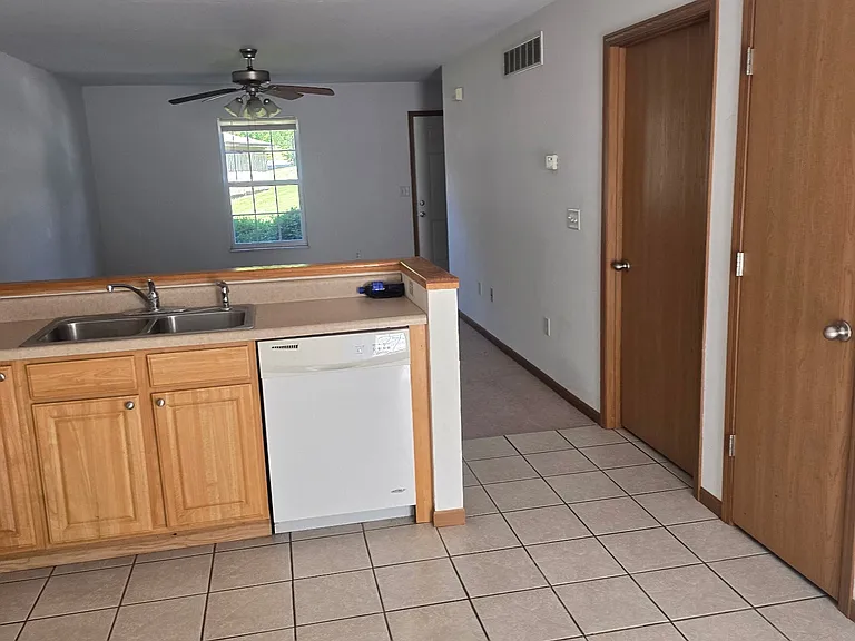 70 Arbor Glen Ct — Photo 4