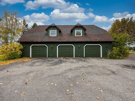 4th image of 3741 Lakeshore Rd E