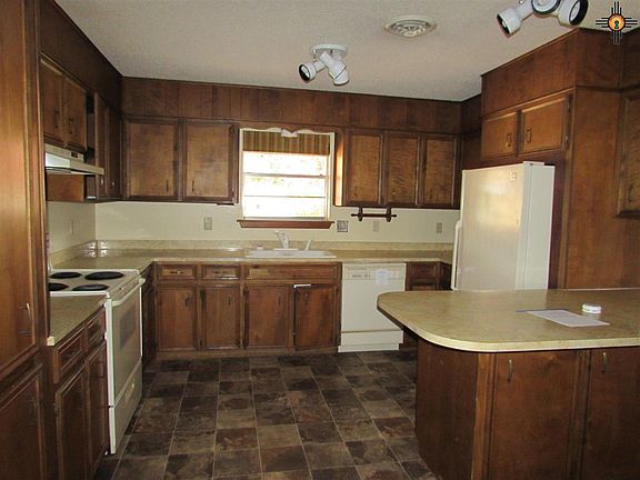 4th image of 421 W Cochiti Ave