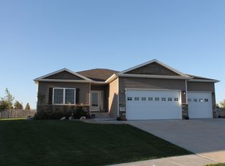 280 Maple St, Seward, NE 68434