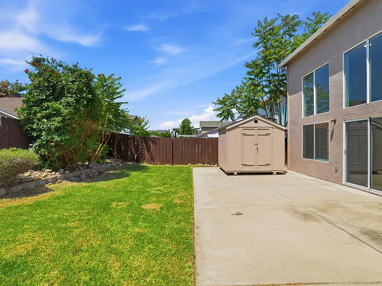 419 Pioneer Ave — Photo 28