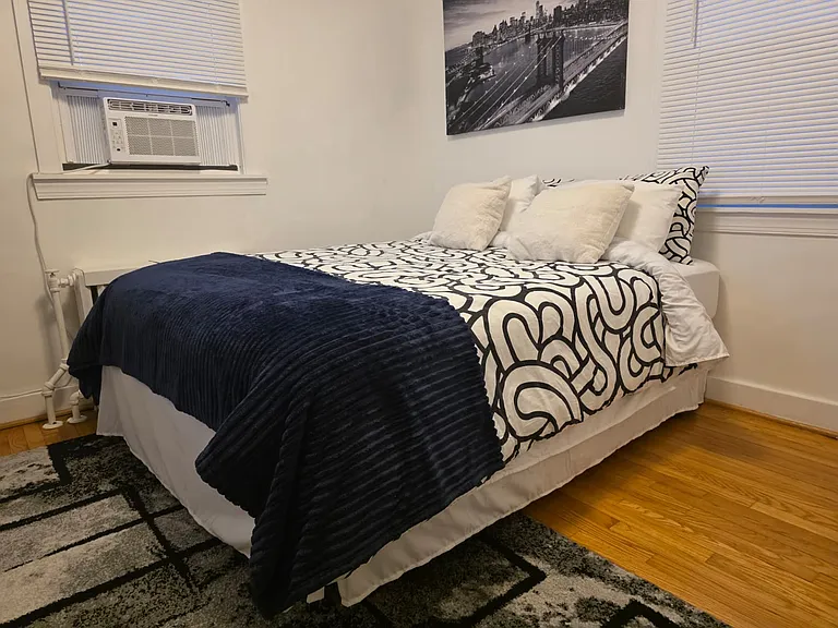 Taylor Ave — Photo 9