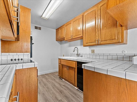 5th image of 17424 Burbank Blvd #111