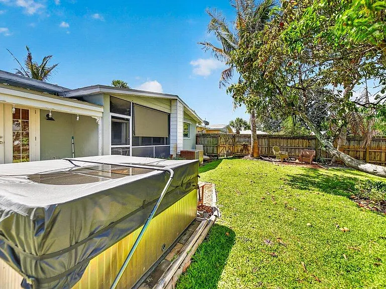 262 SE Monterey Ave — Photo 14