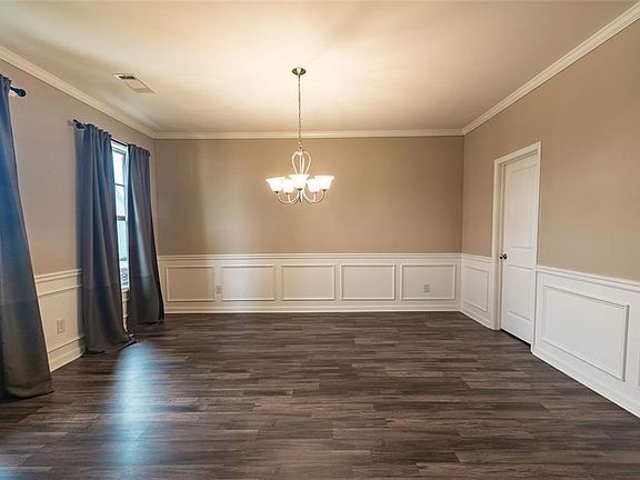 3rd image of 5931 Waterway Pl