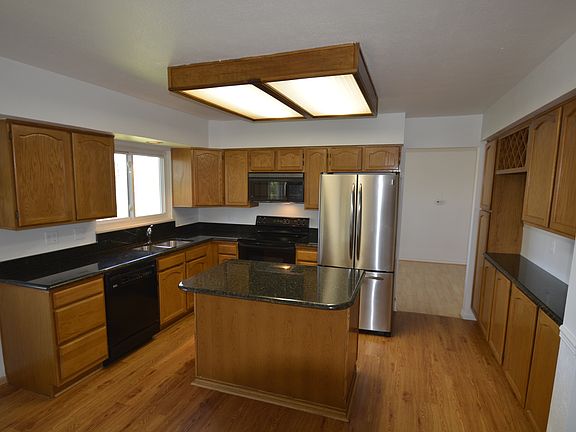 Large kitchen, updated