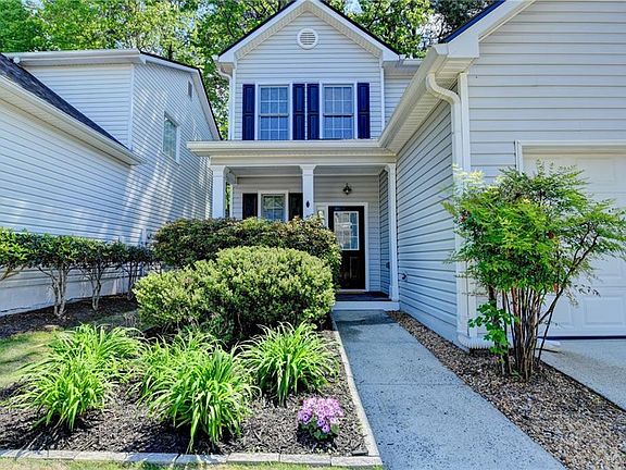 3rd image of 778 Gardenside Cir SE