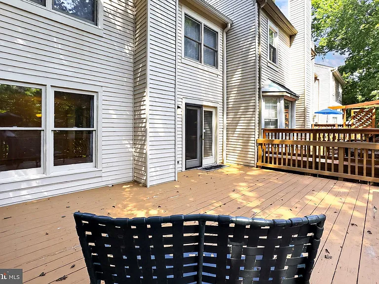 5719 Oakshore Ct — Photo 44