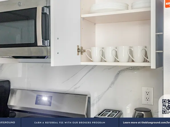 161 West 54th Street image 9 of 27