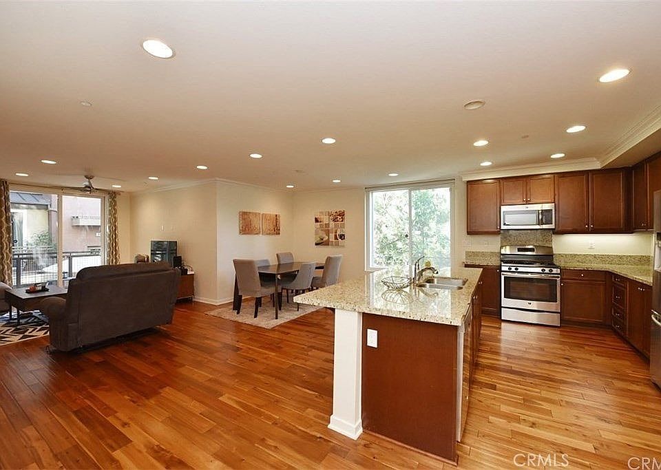1st image of 533 Rockefeller