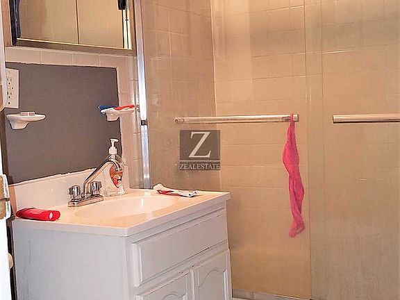 4th image of 428 Prospect Ave APT 3F