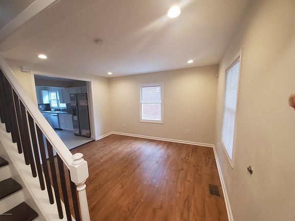4th image of 4516 Jewell Ave