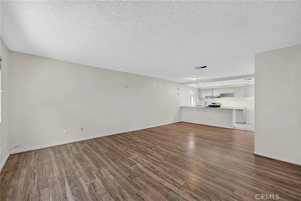 1 bed, 1.5 bath, 1128 sqft, $2,350 — Photo 4