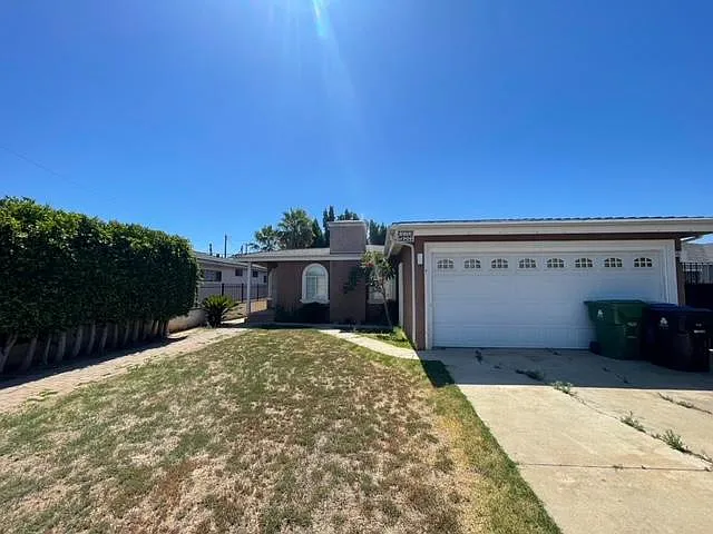 13111 S Hoover St — Photo 16
