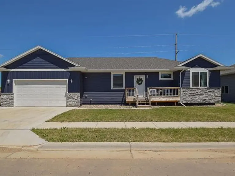 416 E Cairos Pl — Photo 1