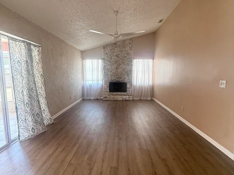 1660 Wake Forest Rd NW — Photo 4
