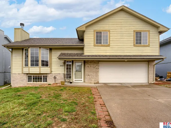 8420 Hanover St, Omaha, NE 68122