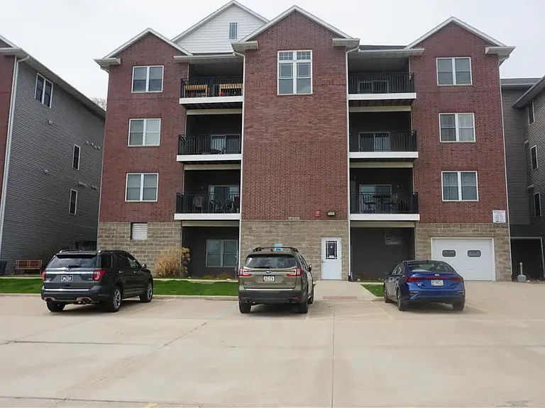 1092 Walnut Ave #210 — Photo 1