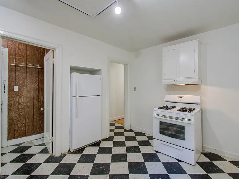1428 Wentworth St #1 — Photo 7