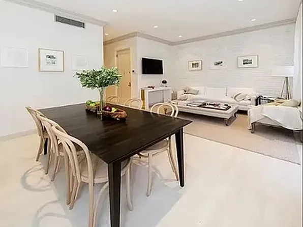 132 East 61st Street image 3 of 10